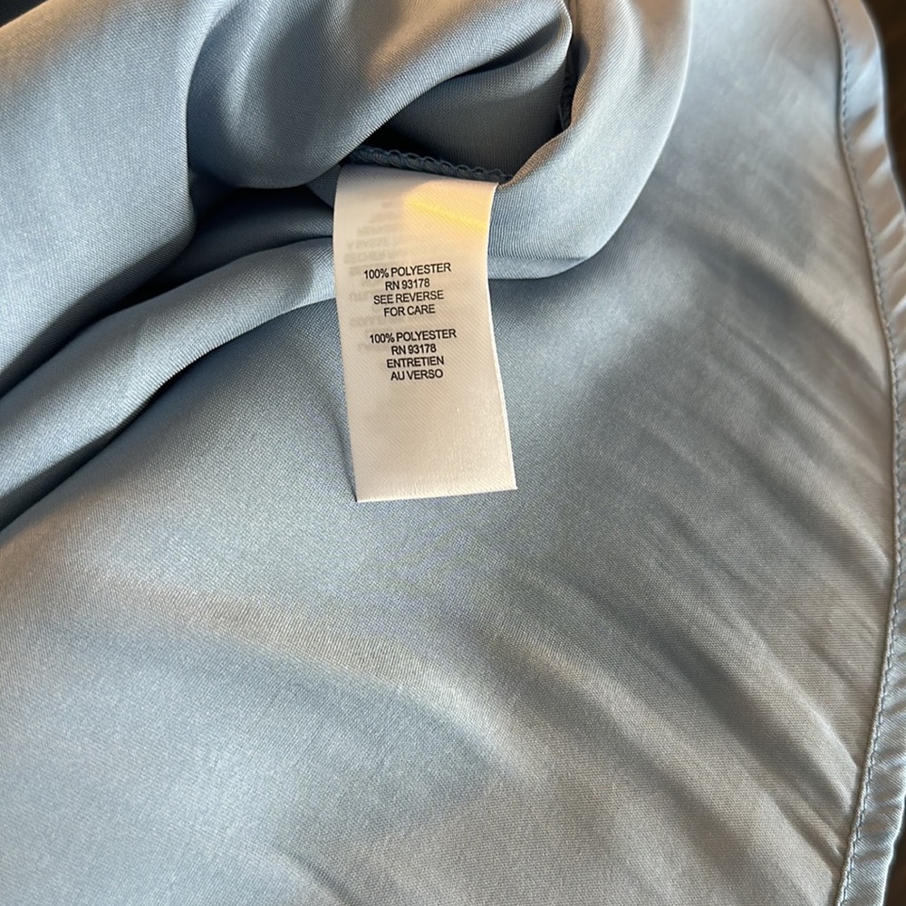 NWT Tahari silky blue polyester long sleeve blouse - Picture 4 of 4